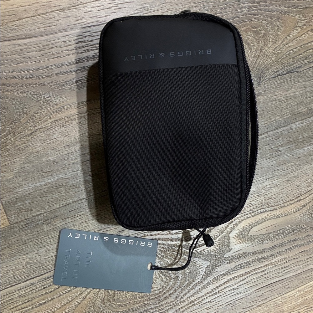 Briggs & Riley Black Crossbody Sling Bag - Picture 4 of 5